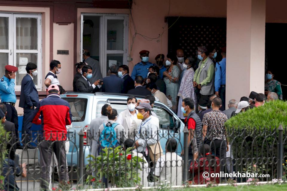 ‘अदालतले-देउवालाई-प्रधानमन्त्री-नियुक्त-गर्न-मिल्दैन’