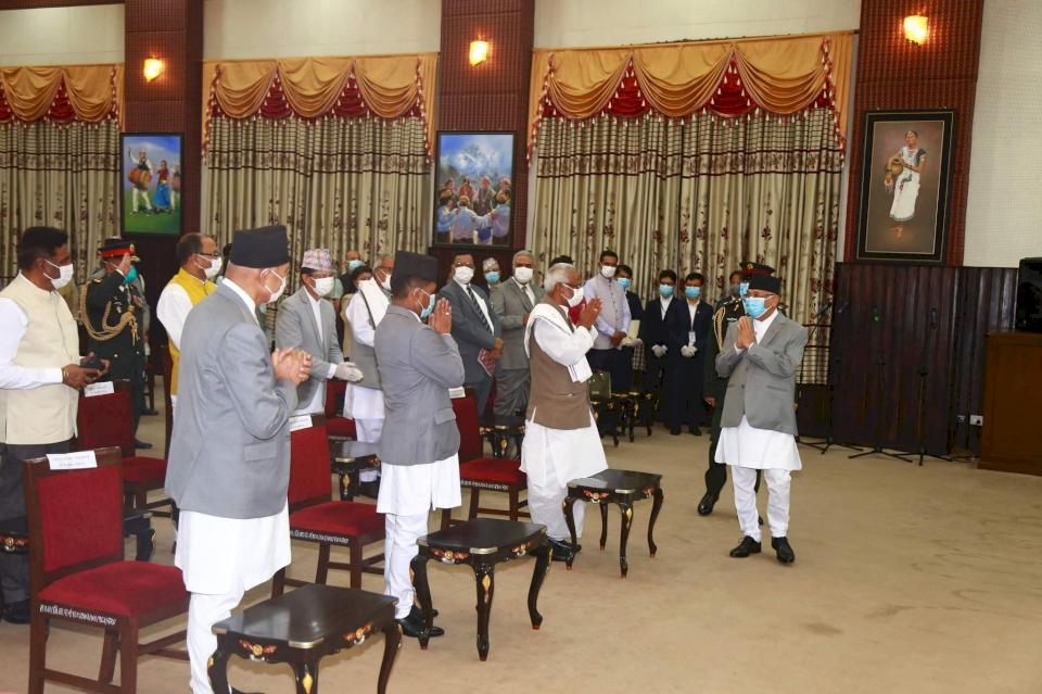 कुनै-दिन-एक-अर्का-बिना-बाच्नै-नसक्ने-यी-बलिउड-कलाकार-अहिले-एक-अर्काको-मुख-सम्म-पनि-हेर्न-चाहन्नन-,-यसकारण-विग्रियो-भएको-सम्बन्ध