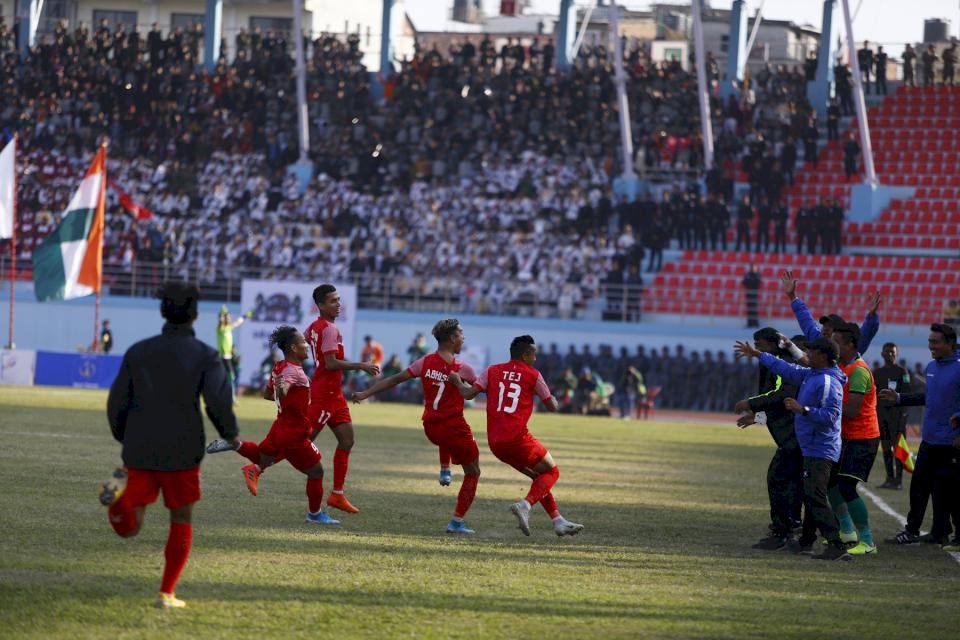 संजोग-कोइराला-जब-स्वस्तिमा-र-निश्चलको-वेडरुममा-सिधै-गए-?-घटना-सुनाएर-गरे-रमाइलो-।