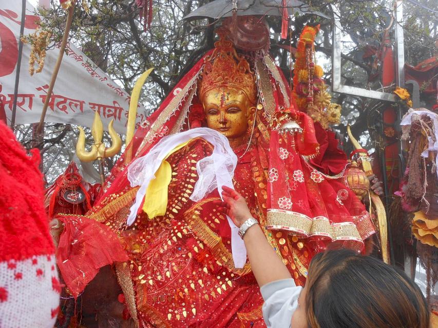 चर्चित-दोहोरी-गायिका-ज्योति-मगरको-काठमाडौंमा-भव्य-घर-र-लग्जरी-कार,-भन्छिन-:-घरज्वाँई-बस्ने-केटा-खोज्दै-छु-तर-……