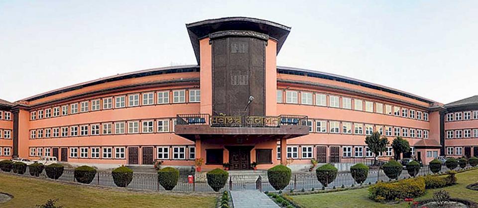 मन्त्रीपरिषद-बिस्तारविरुद्ध-सर्वोच्चको-अन्तरिम-आदेश,-२०-मन्त्री-पदमुक्त